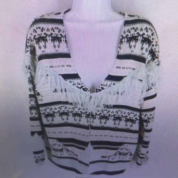 Wonderly sweater fringe open cozy romance black marled nwts